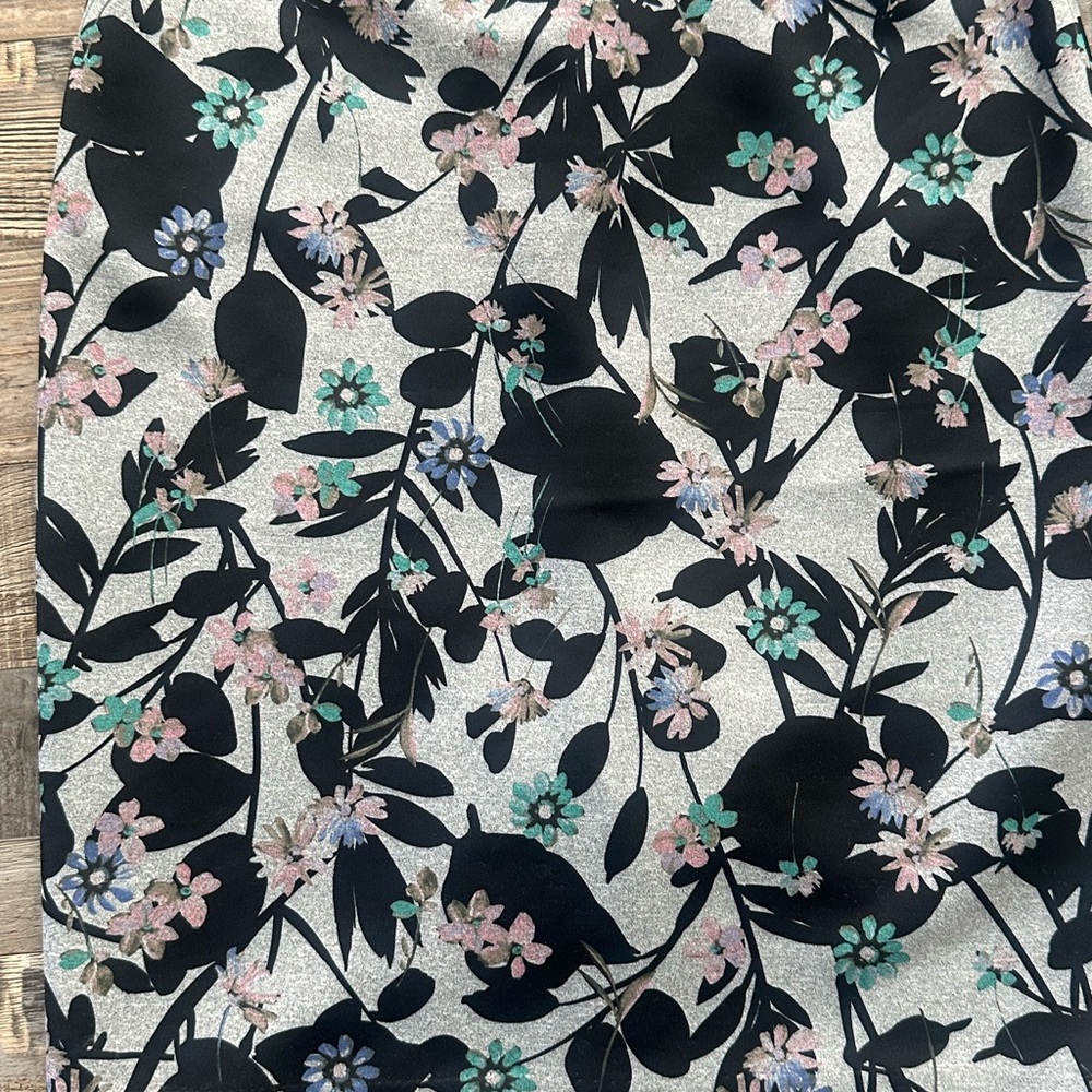 Floral Ruffle-Sleeve Sheath Dress - Black & Multi - Picture 2 of 7